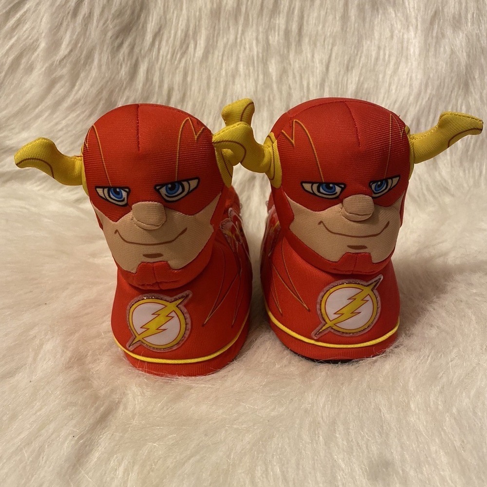 DC Flash Slippers Toddler Boys Size Size 7-8 Red Light Up Slip On Shoes